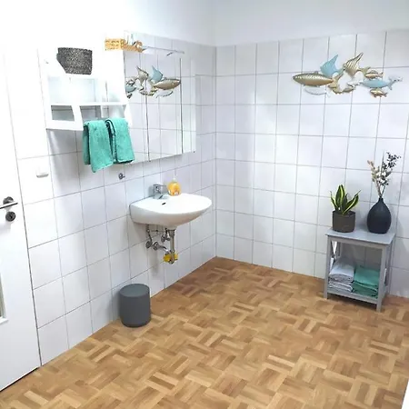 Schoene Geraeumige Ganze Wohnung Als Unterkunft Bergen  Exterior photo